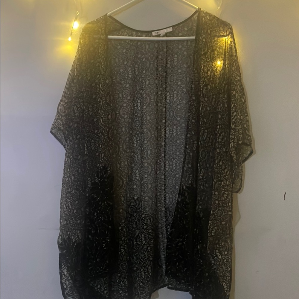 DR2 Black Floral Kimono